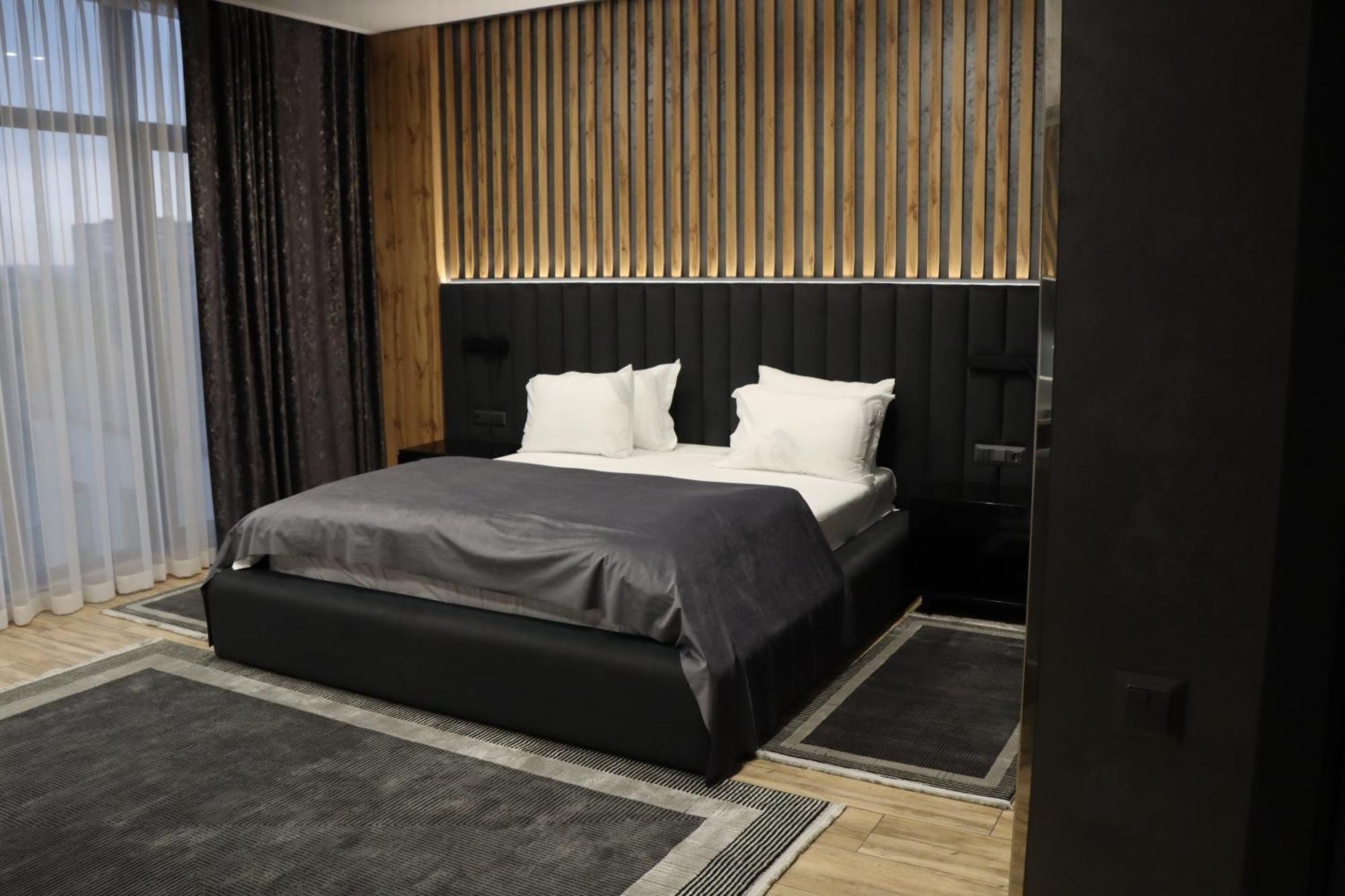 Sobkoff Hotel คเมลไนป์สกาเย ภายนอก รูปภาพ