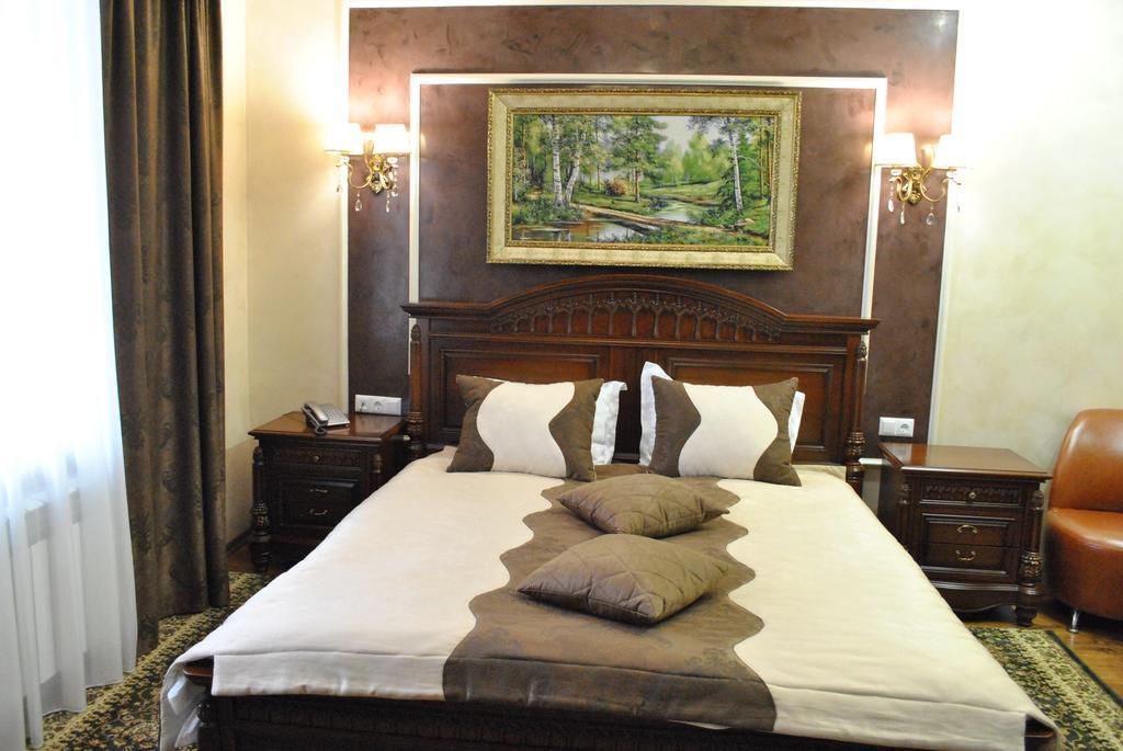 Sobkoff Hotel คเมลไนป์สกาเย ภายนอก รูปภาพ